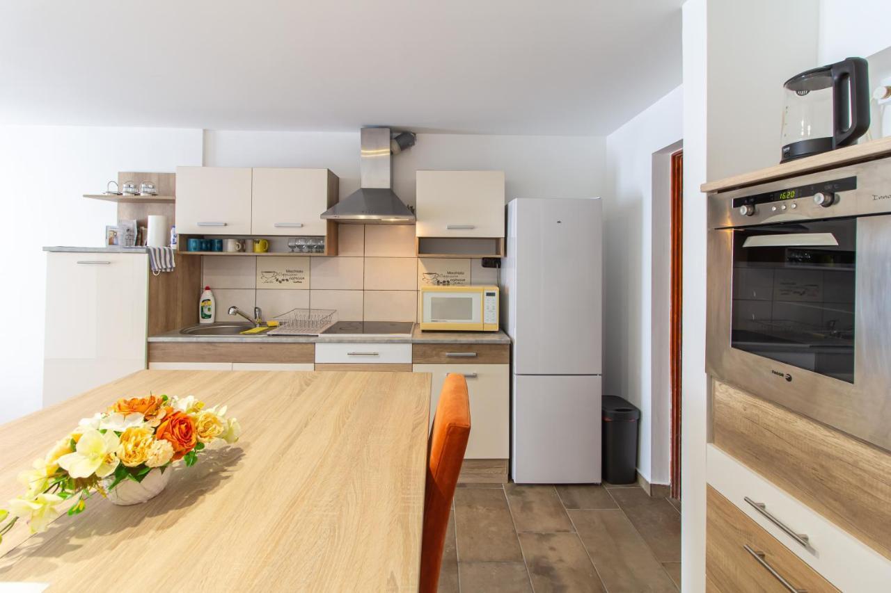 Apartament Deli Terasz A Apartman Free Parking, Self-Check-In Anytime Győr Zewnętrze zdjęcie