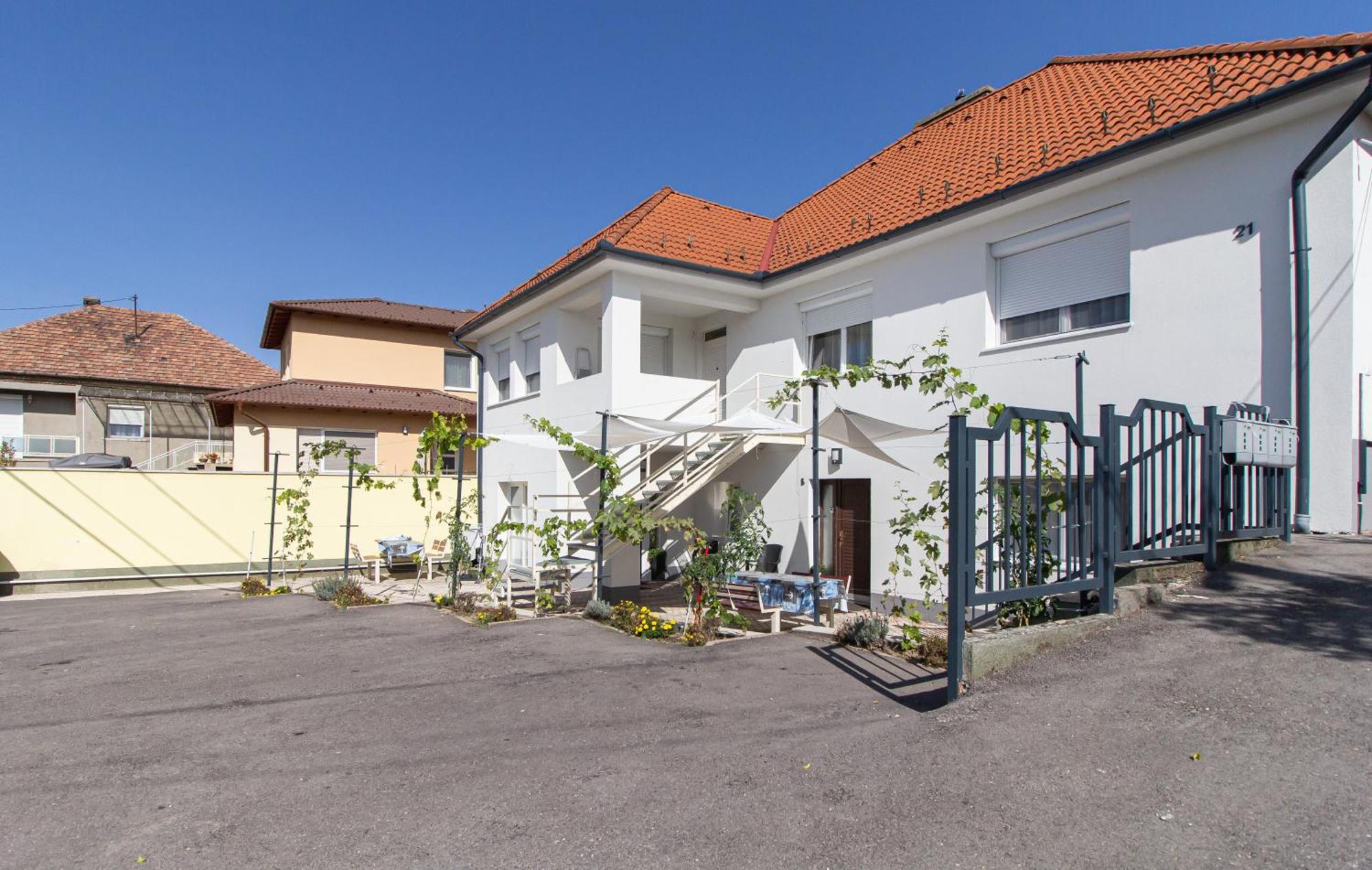 Apartament Deli Terasz A Apartman Free Parking, Self-Check-In Anytime Győr Zewnętrze zdjęcie